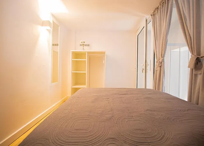 New & Modern Studio Loft 1 *